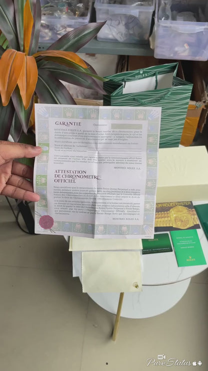 Role_x Gold Dial Watch